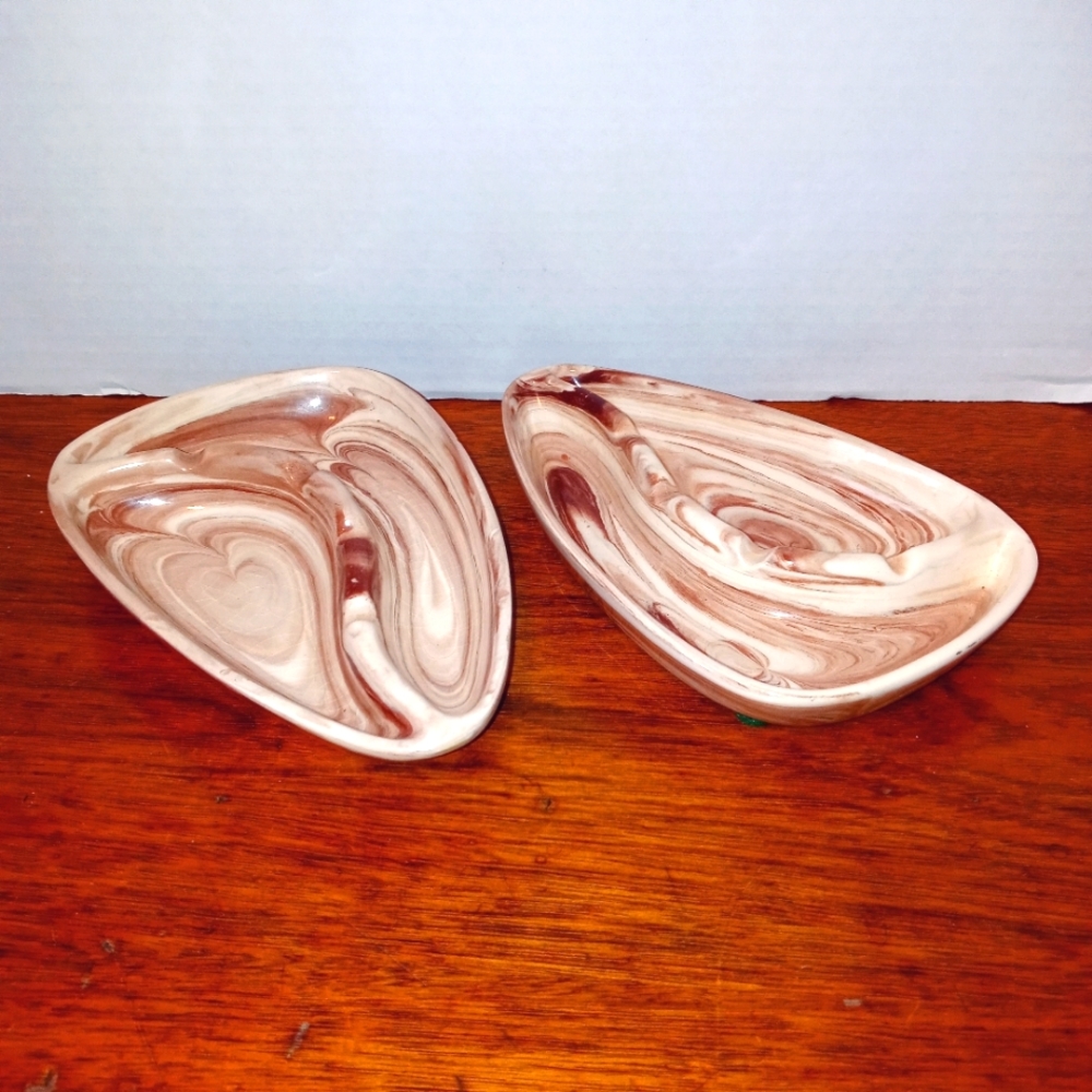 Vintage pair of hand made ash tray numbered and signed by the artist USA